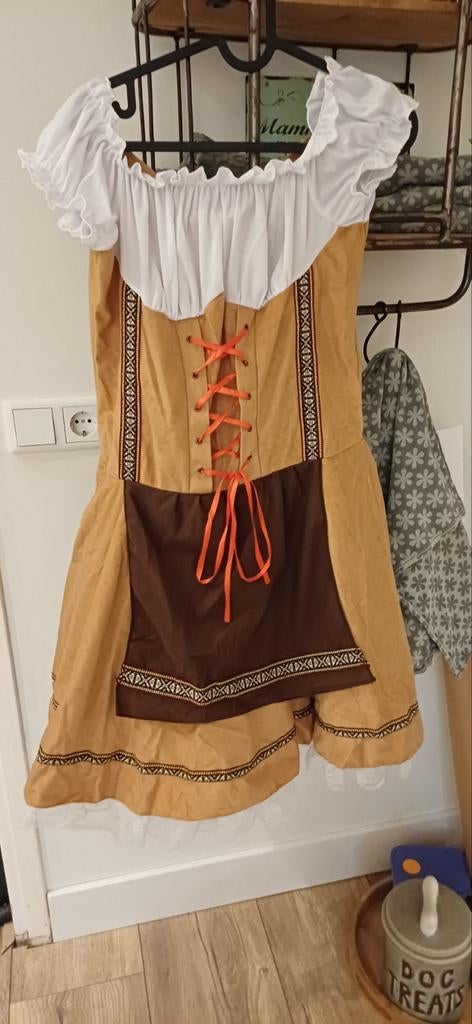 2 stuks Oktoberfest Dirndl Jurk  15 euro p/st samen 25 euro, Maat 38/40 (M), Ophalen of Verzenden, Kleding, Gedragen