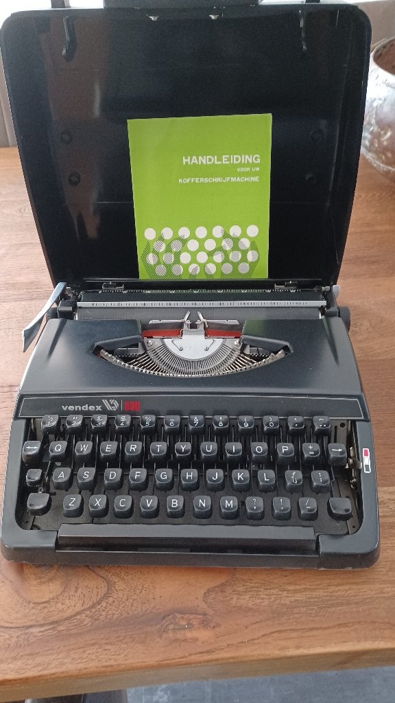 Typemachine, Ophalen, Zo goed als nieuw