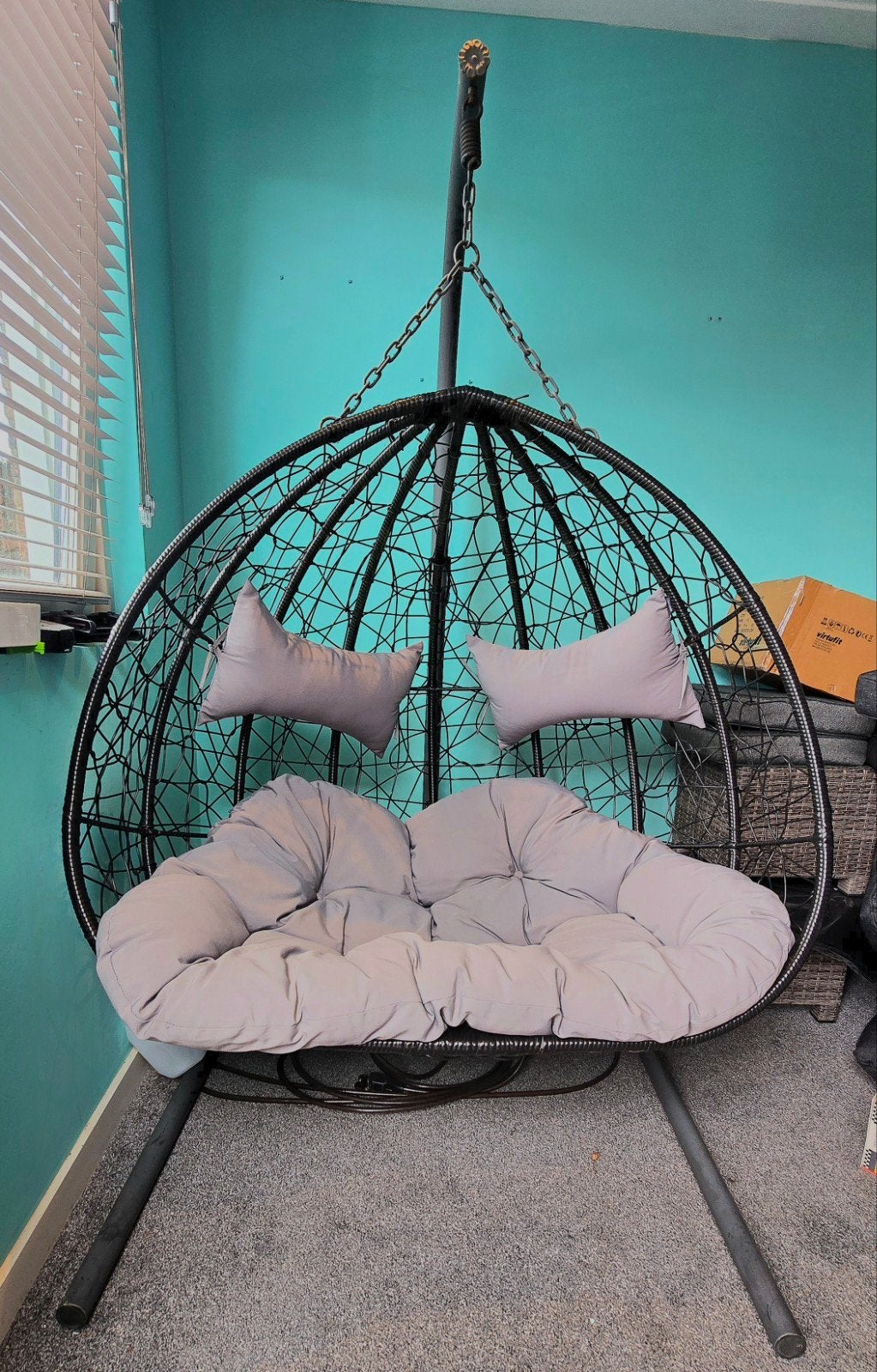 Hangstoel van Intratuin met kussens, Huis en Inrichting, Stoelen, Gebruikt, Zwart, Overige materialen, Ophalen of Verzenden