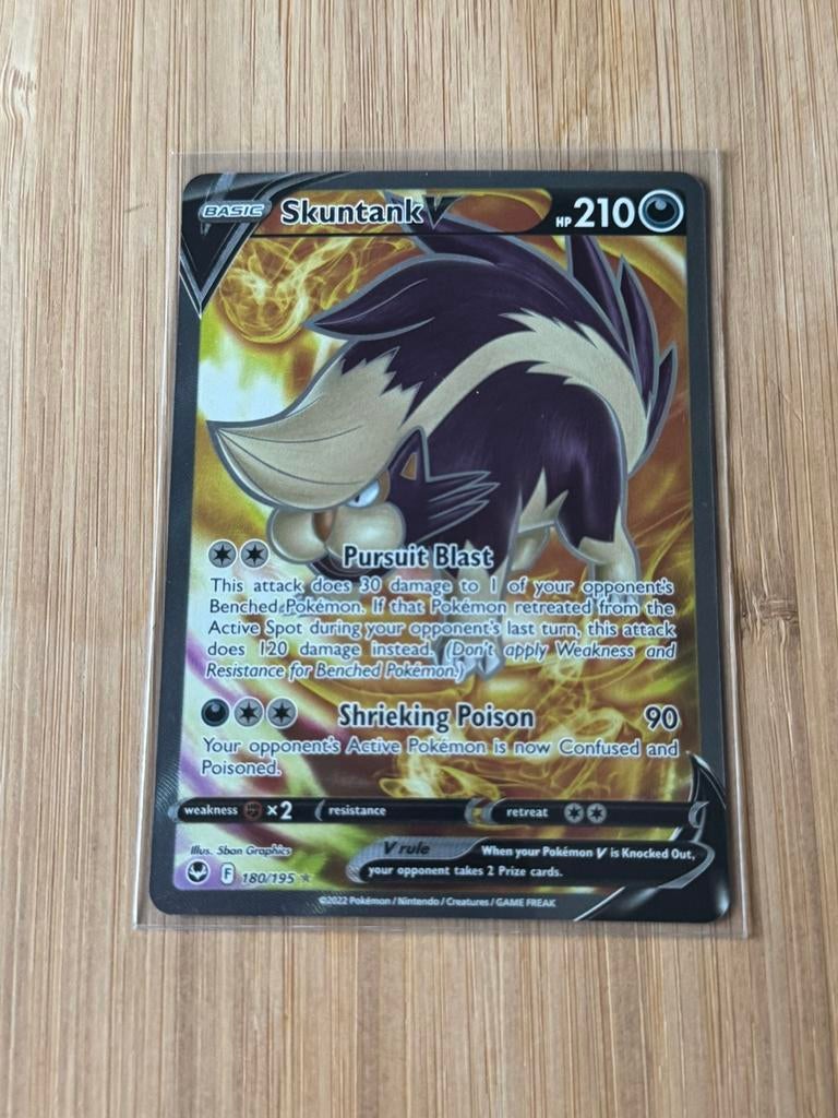 Pokemon Skuntank V 180 Silver Tempest, Ophalen of Verzenden, Nieuw