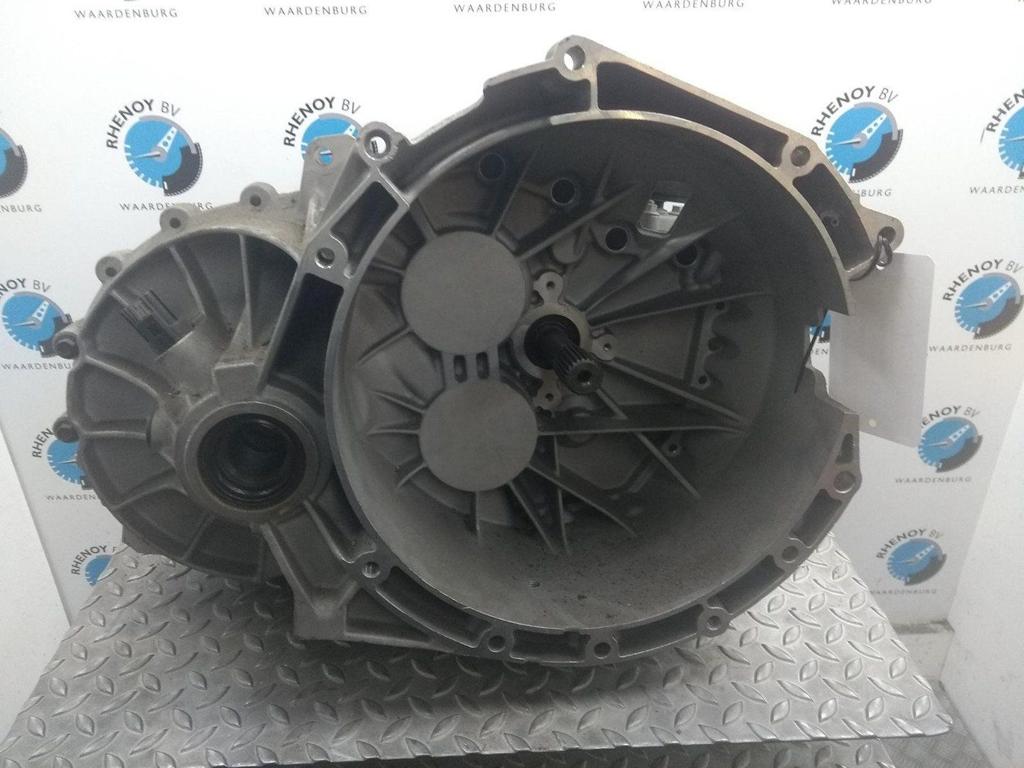 FORD TRANSIT TRANSMISSIE / VERSNELLINGSBAK 2006, Ophalen of Verzenden, Gebruikt, Stiba lid