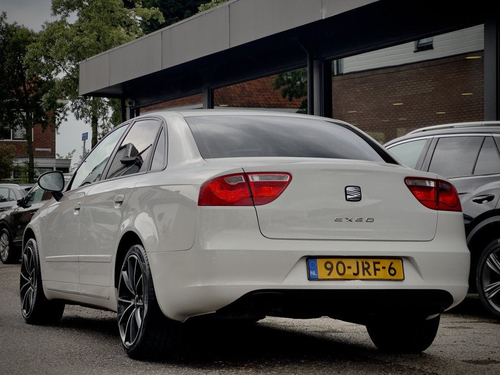 SEAT Exeo 1.6 REFERENCE 4DRS 151D.KM NAVI AIRCO APPLE-CARPLA, Auto's, Euro 5, Gebruikt, 4 cilinders, Wit