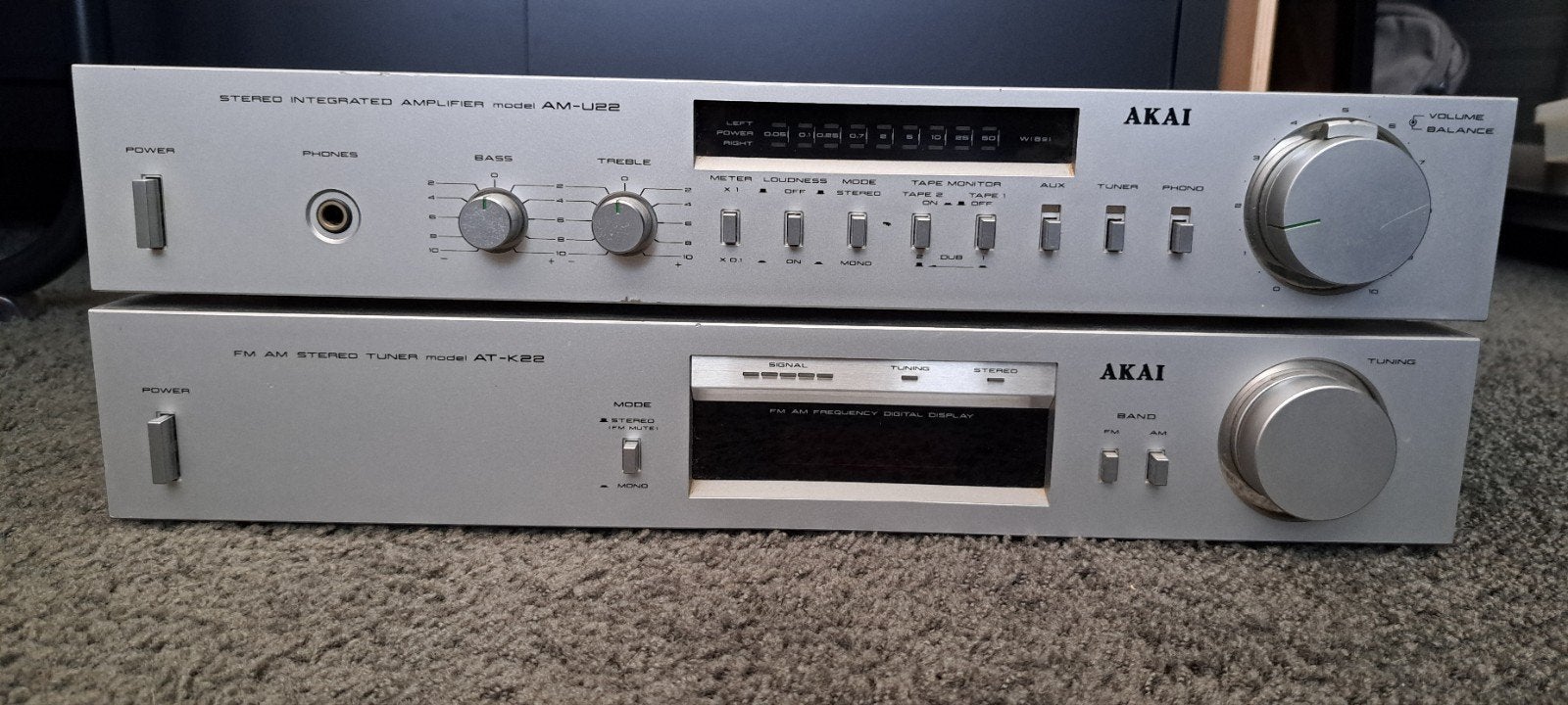 Akai versterker en tuner, Audio, Tv en Foto, Versterkers en Receivers, Ophalen of Verzenden, Minder dan 60 watt, Overige merken