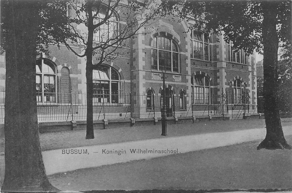 381-284-029 Bussum Koningin Wilhelminaschool, Verzenden, Voor 1920, Noord-Holland