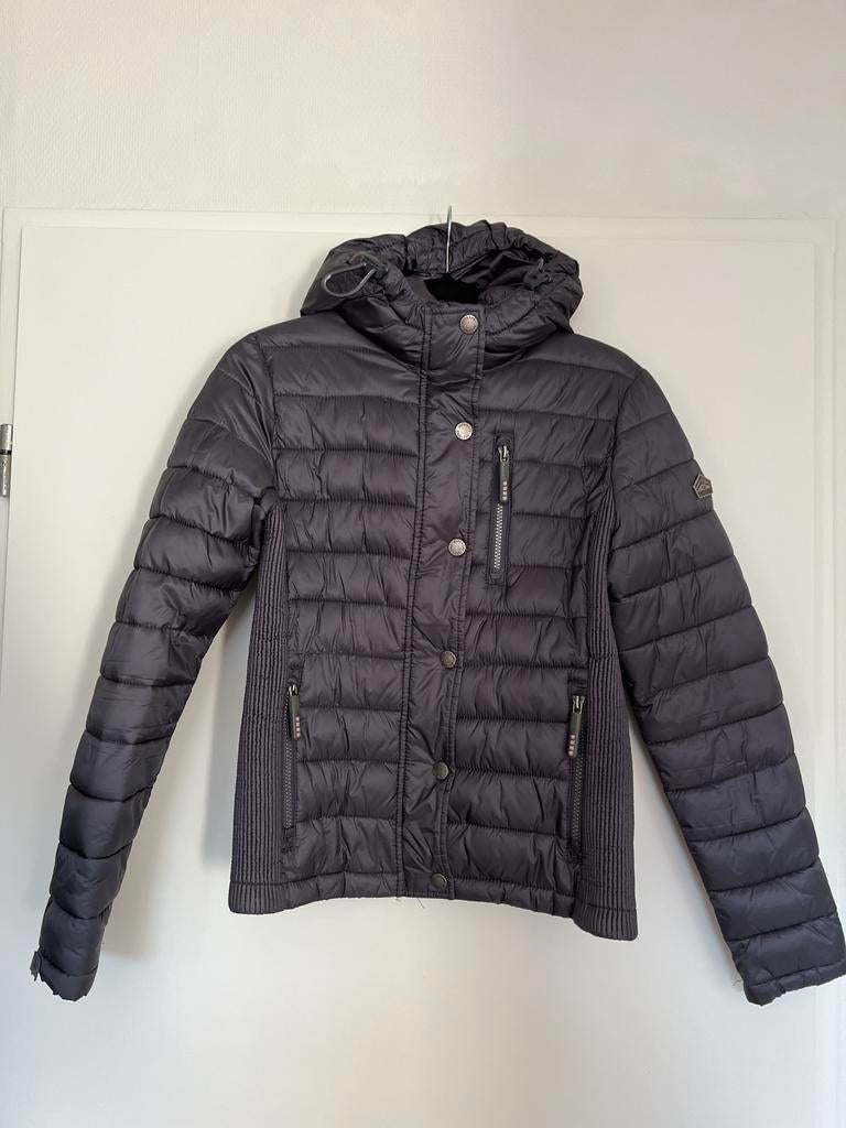 Grijze (/grijsachtige) (tussendoor)jas - SuperDry - maat M, Ophalen of Verzenden, Zo goed als nieuw, Maat 38/40 (M), Grijs