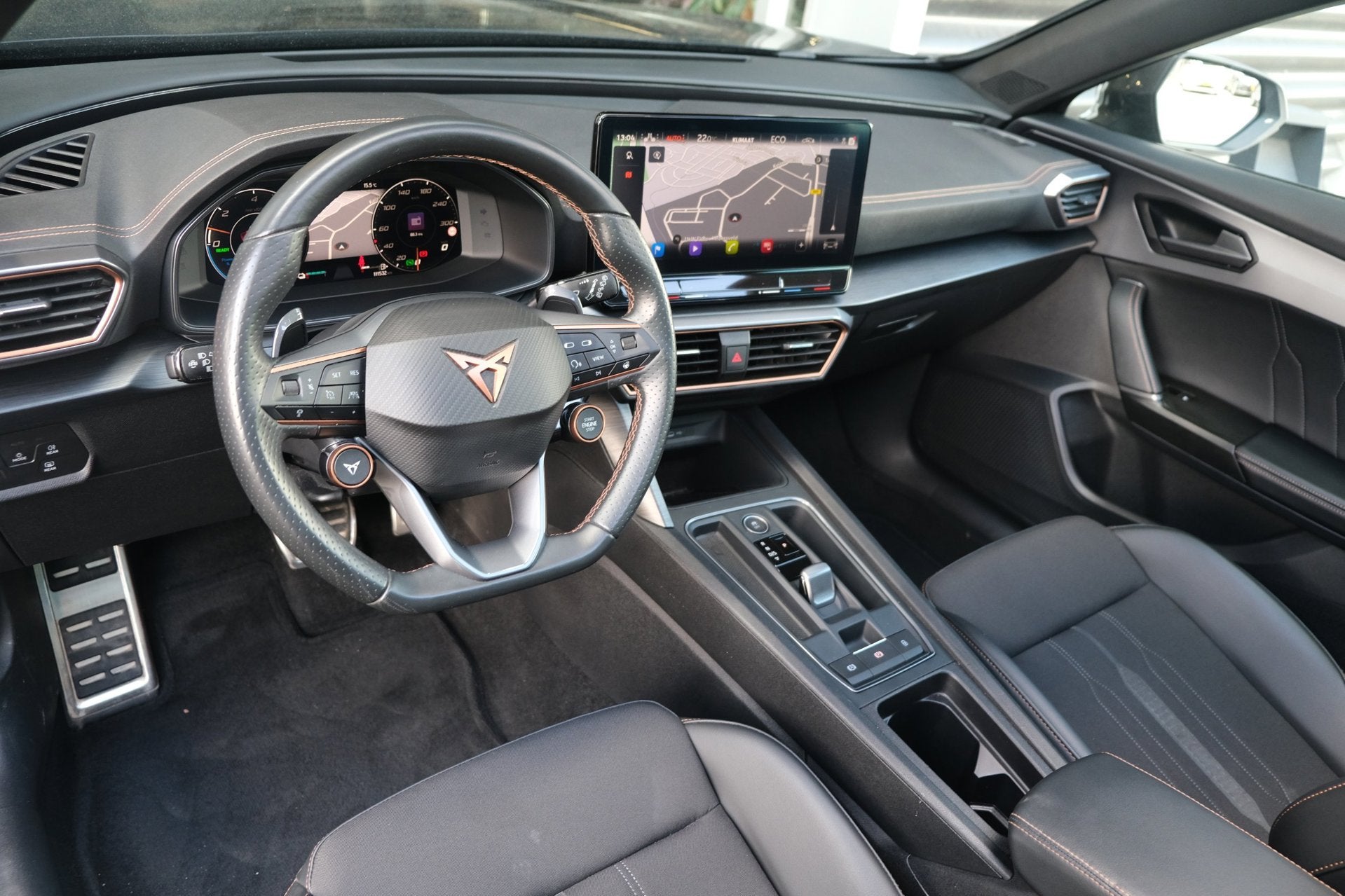 CUPRA Formentor 1.4 e-Hybrid VZ Copper 245PK Pano Led ACC Ca, Auto's, Dealer onderhouden, Gebruikt, Zwart, 4 cilinders