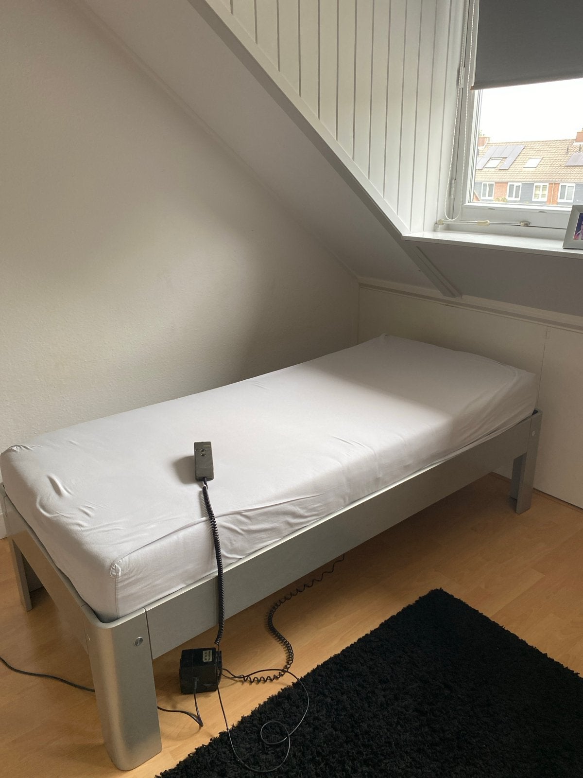 Auping Aronde 1-persoons bed met elektrisch verstelbaar hoof, Ophalen, Verstelbaar, Eenpersoons, Zo goed als nieuw