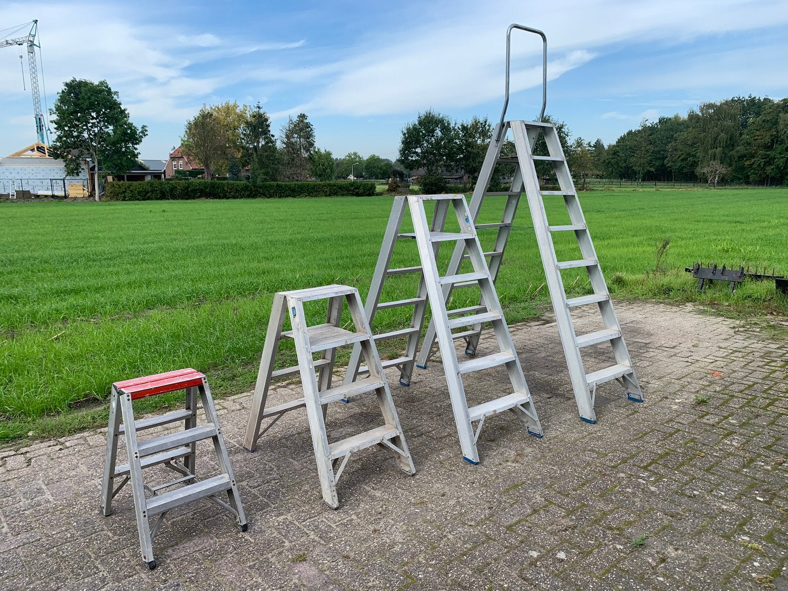 Solide en altrex dubbele trappen, Ophalen, Minder dan 2 meter