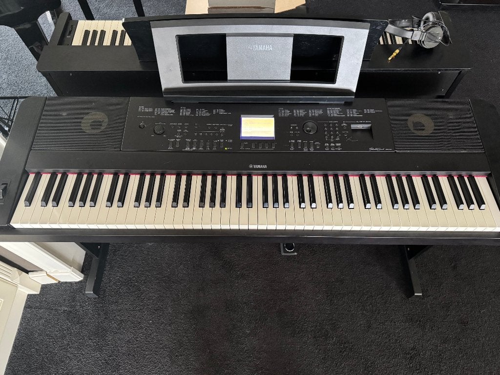 Digitale piano Yamaha DGX-660, Muziek en Instrumenten, Piano's, Ophalen, Gebruikt, ., Zwart