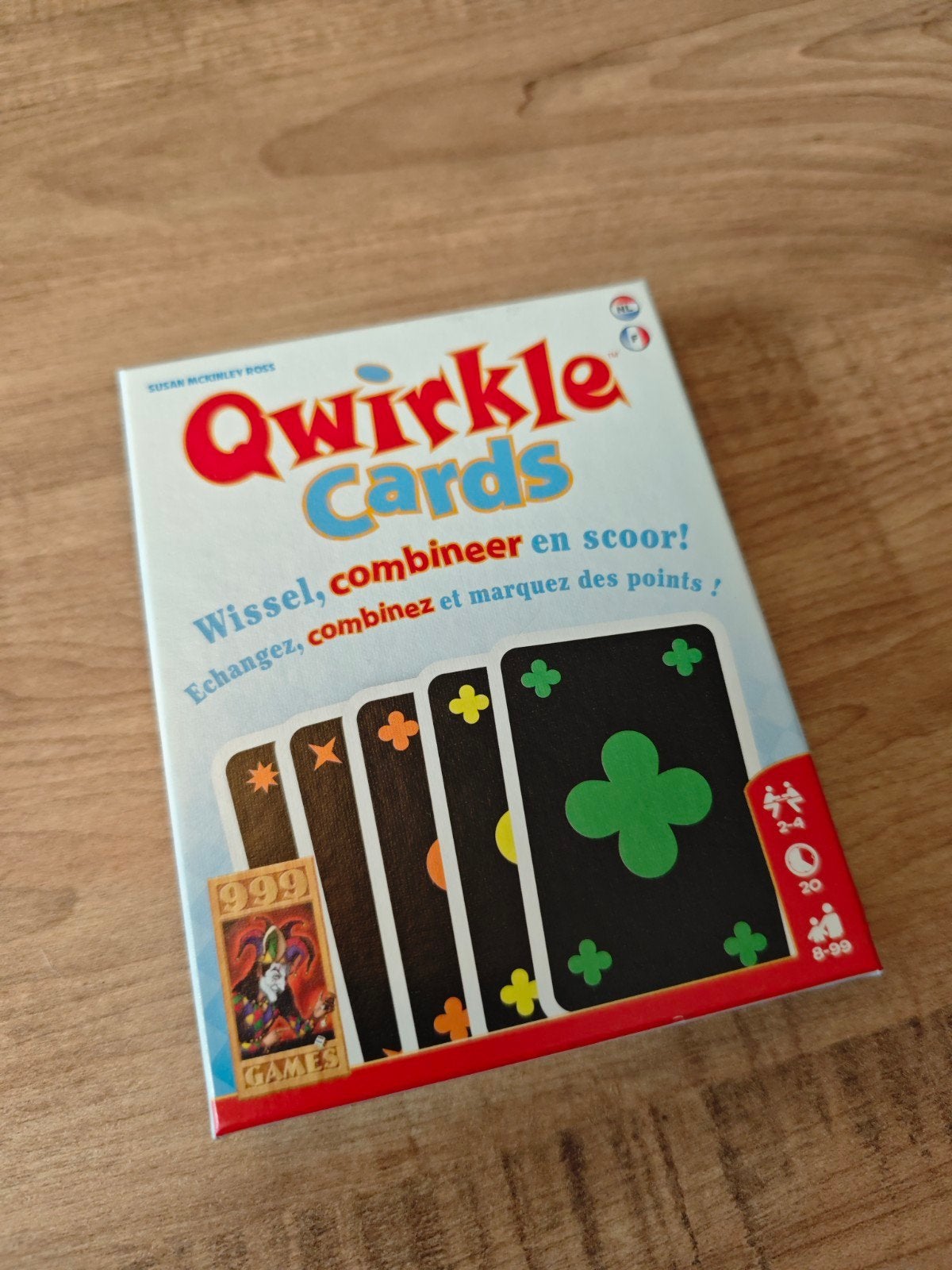 Qwirkle Cards: Wissel, combineer en scoor!, Een of twee spelers, Ophalen of Verzenden, Zo goed als nieuw, 999 Games