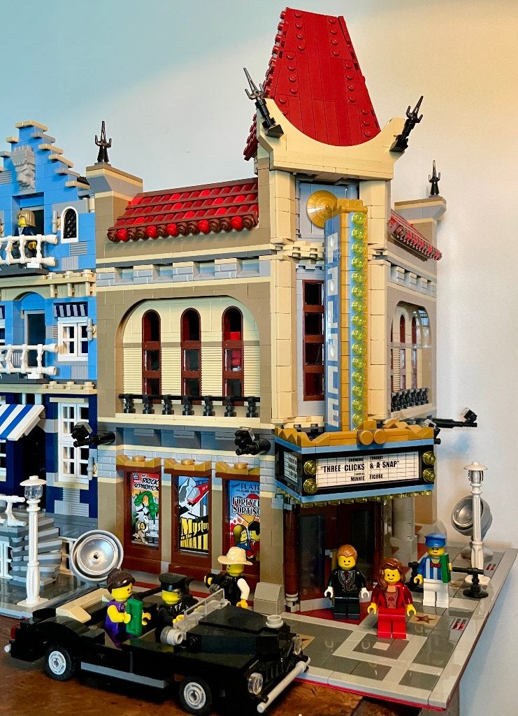 Lego  Palace Cinema 10232, Kinderen en Baby's, Lego, Ophalen of Verzenden, Zo goed als nieuw, Inclusief instructies