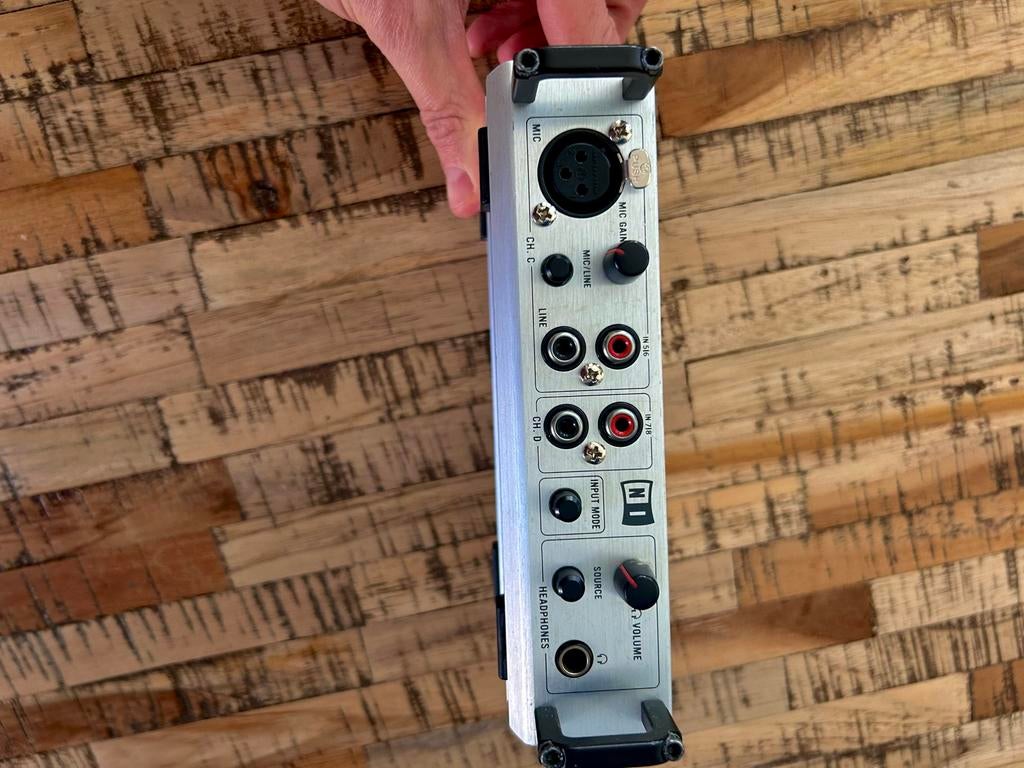 Native Instruments Traktor Audio 8 + kabels, Ophalen of Verzenden, Gebruikt, Dj-set, Overige merken