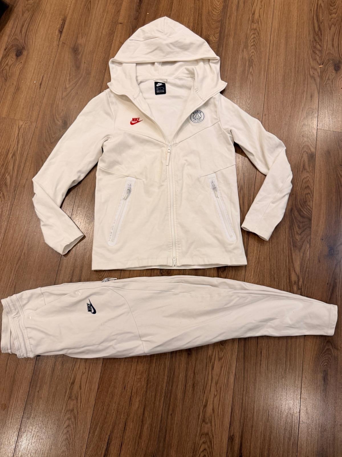 PSG x Nike Trainingspak Wit Maat S, Wit, Ophalen of Verzenden, Zo goed als nieuw, Voetbal