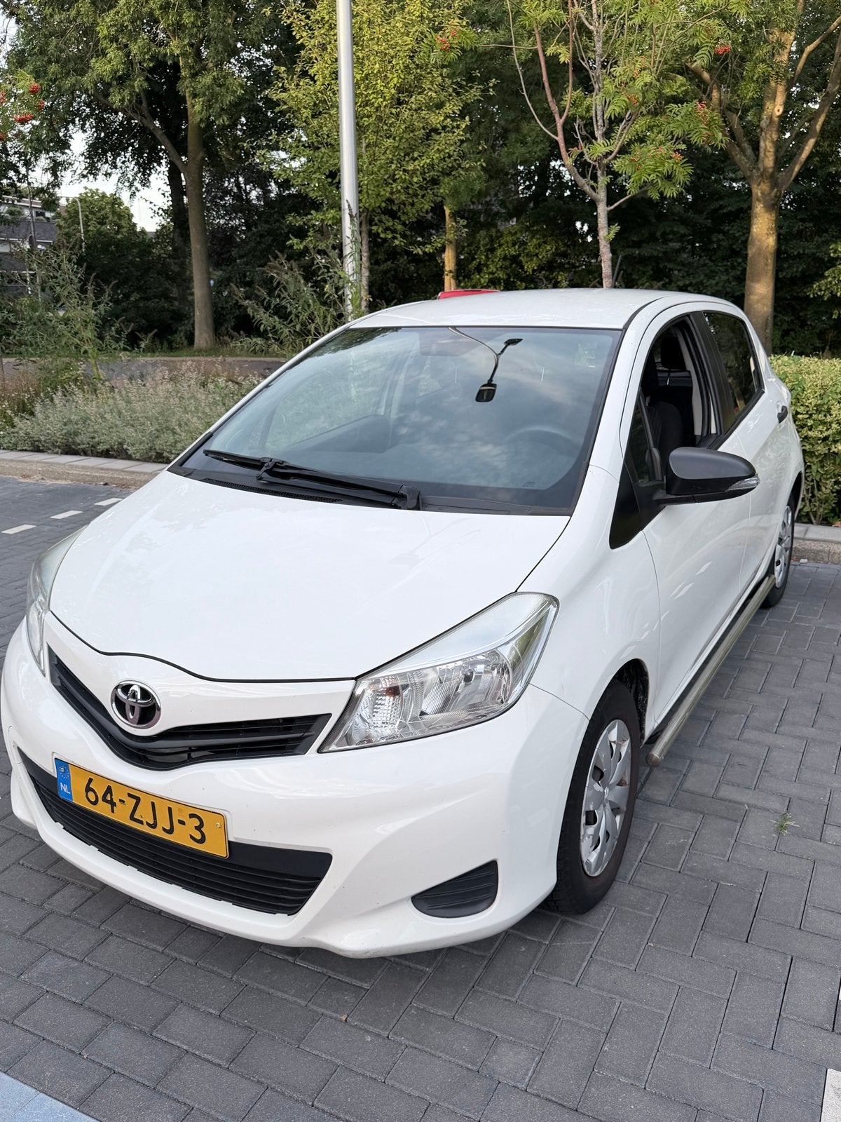Toyota Yaris 1.0 12V Vvt-i 5DR 2012 Wit, Auto's, Wit, Origineel Nederlands, Handgeschakeld, Particulier