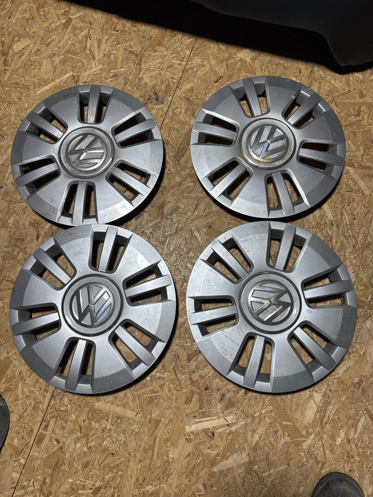 Volkswagen Up wieldoppen set (4 stuks), Ophalen of Verzenden, Gebruikt