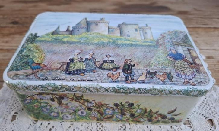 Frans Massilly blik, Le Chateau de Suscinio, Bretagne, Verzamelen, Ophalen of Verzenden, Gebruikt, Koek(jes), Overige merken