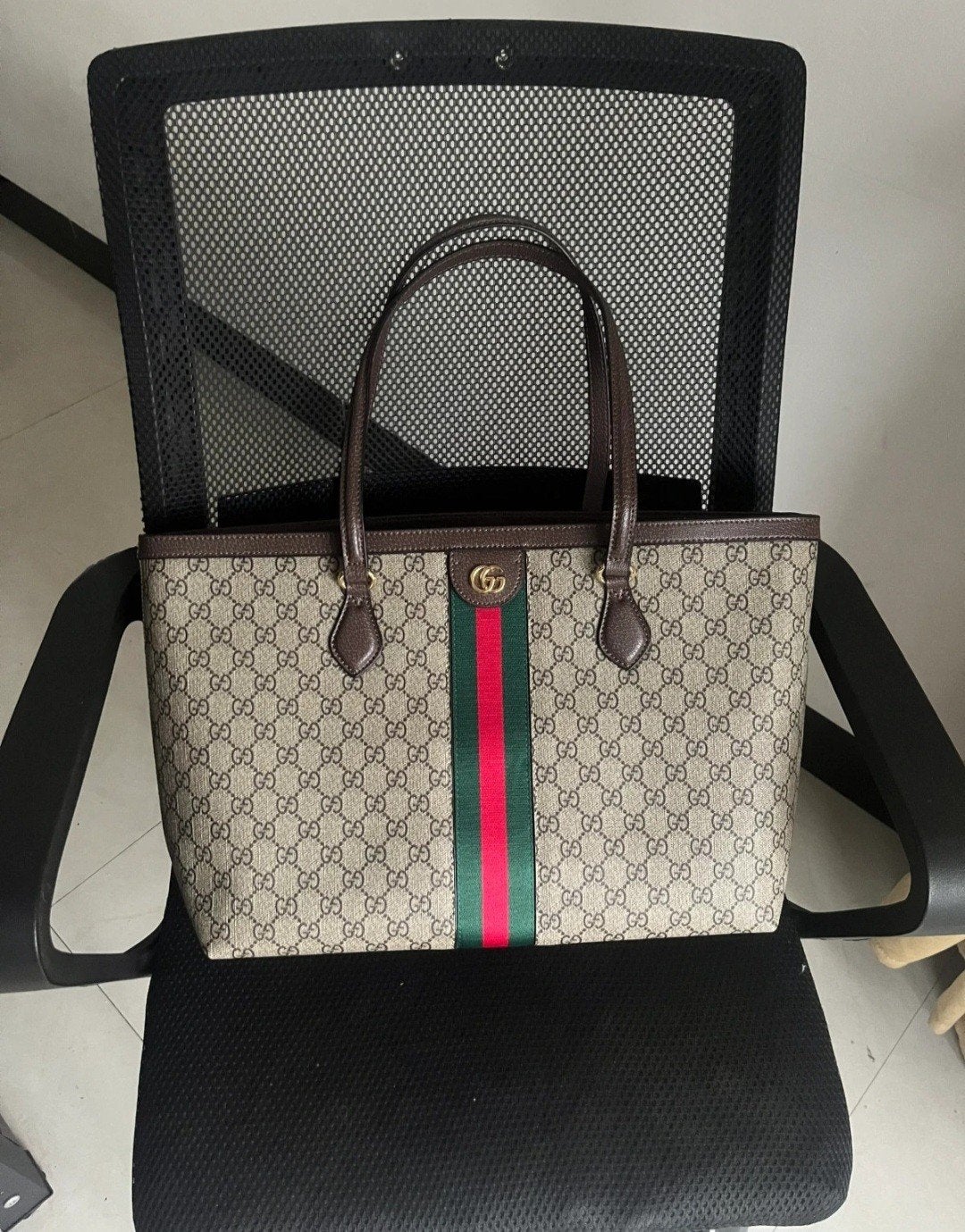 Gucci handtas, Computers en Software, Ophalen of Verzenden, 17 inch of meer, Zo goed als nieuw, Trolleytas