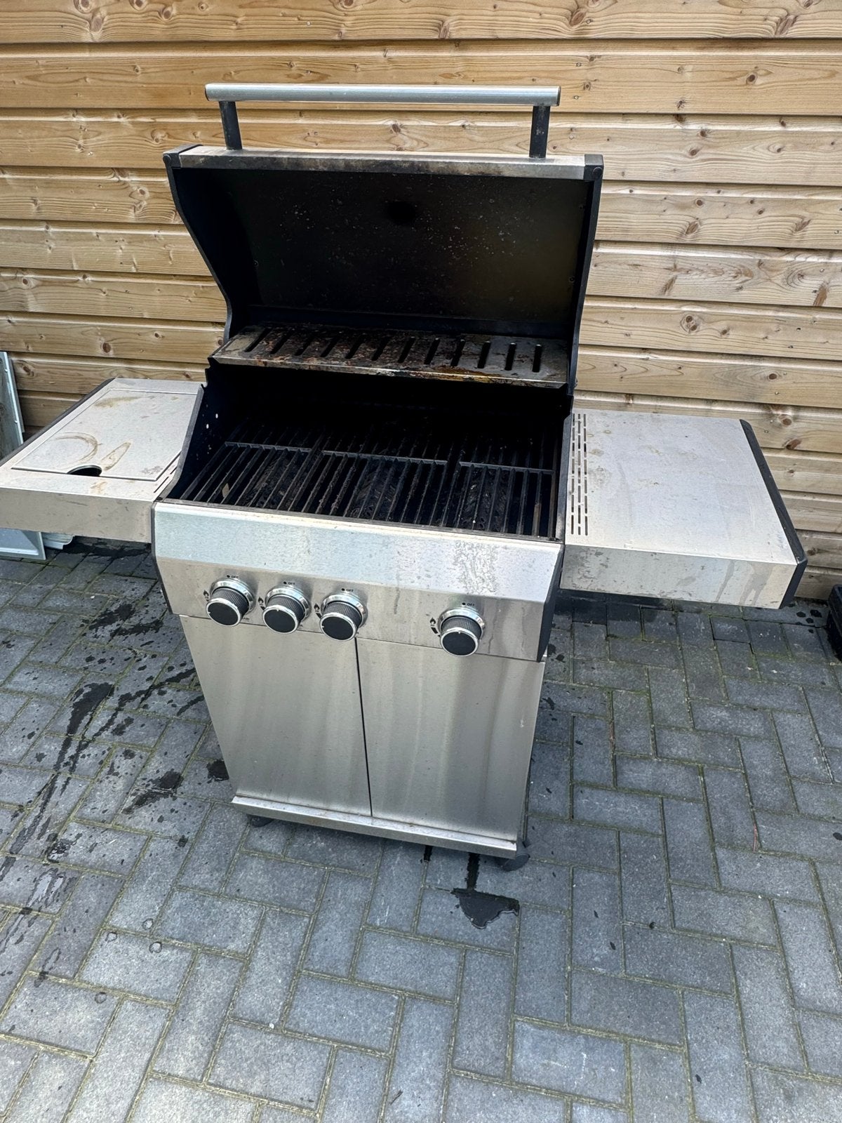 BBQ Gasbarbecue met hoes, Ophalen, Gebruikt