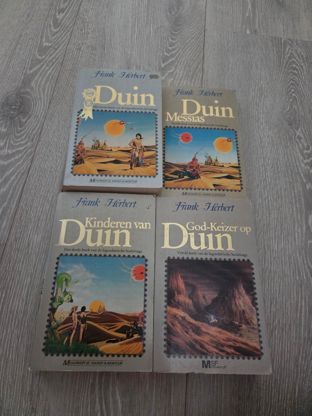 Duin - Deel 1 tm 4 - Frank Herbert, Ophalen of Verzenden, Gelezen