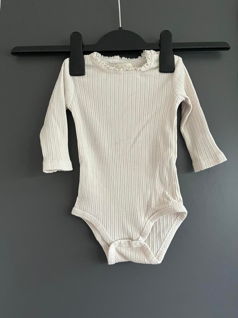 Crème kleurige basic effen romper, maat 62 van Zeeman, Ophalen of Verzenden, Zo goed als nieuw, Meisje, Nacht- of Onderkleding