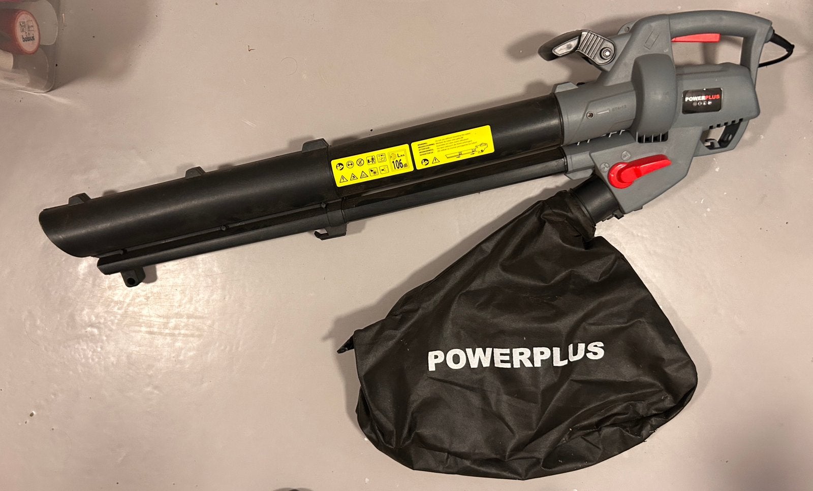 PowerPlus 3.300 Watt, Ophalen, Gebruikt, Met opvangzak, Handgedragen
