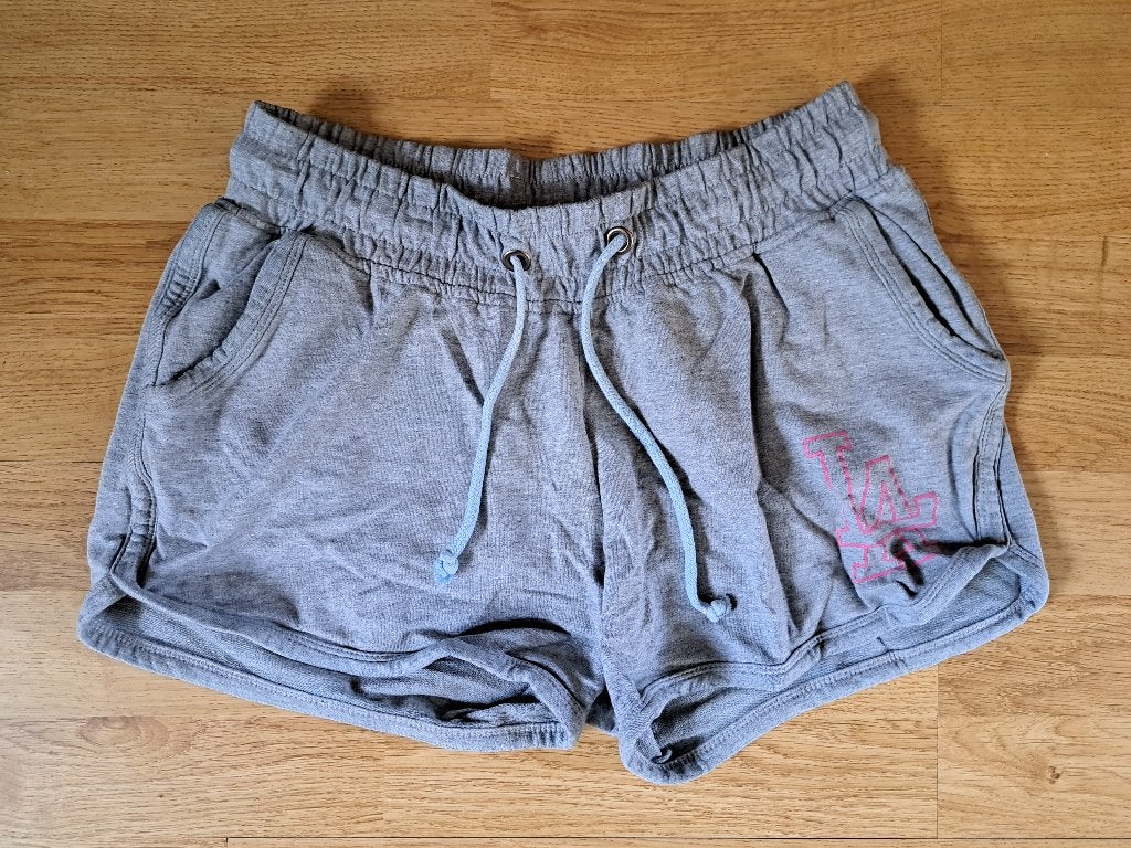 Sportbroekje korte Broek Panther  - M   jusa17, Ophalen of Verzenden, Zo goed als nieuw, Grijs, Panther