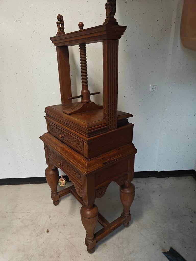 Originele antieke 18e eeuw eiken linnenpers Amsterdam, Antiek en Kunst, Ophalen