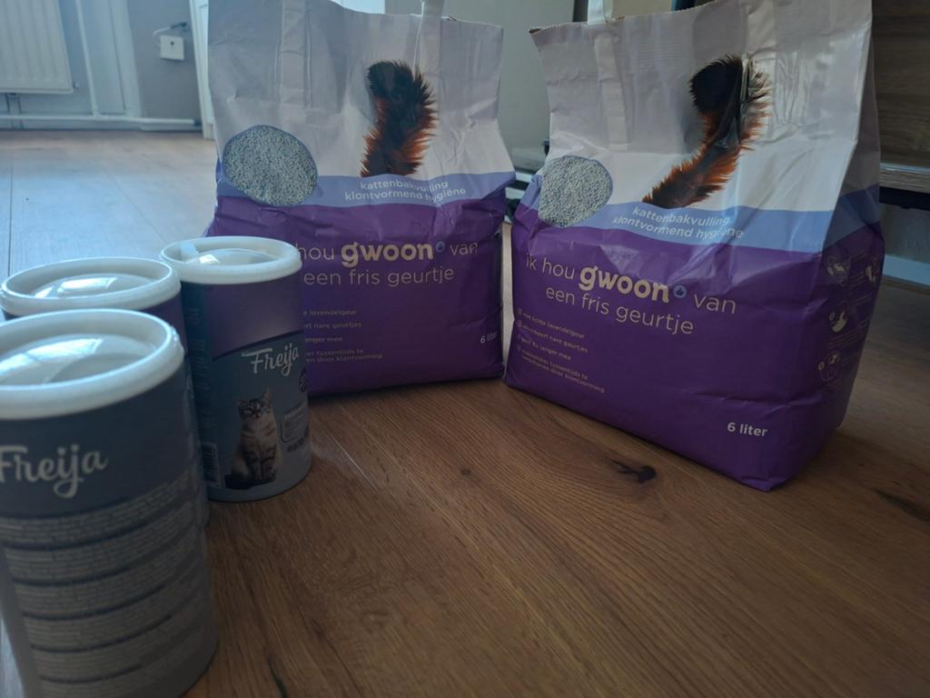 Nieuwe zakken kattenbakvulling 6L, Ophalen, Nieuw