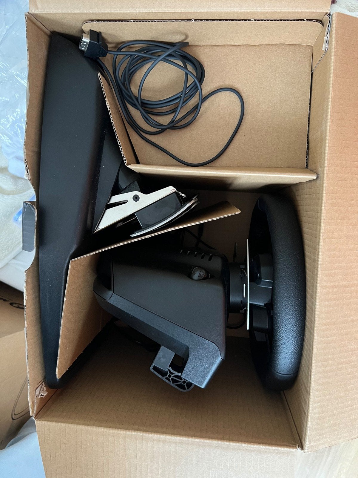 Logitech G29 Driving Force Racing Wheel + Pedalen, Ophalen, 1 speler, Racen en Vliegen, Zo goed als nieuw