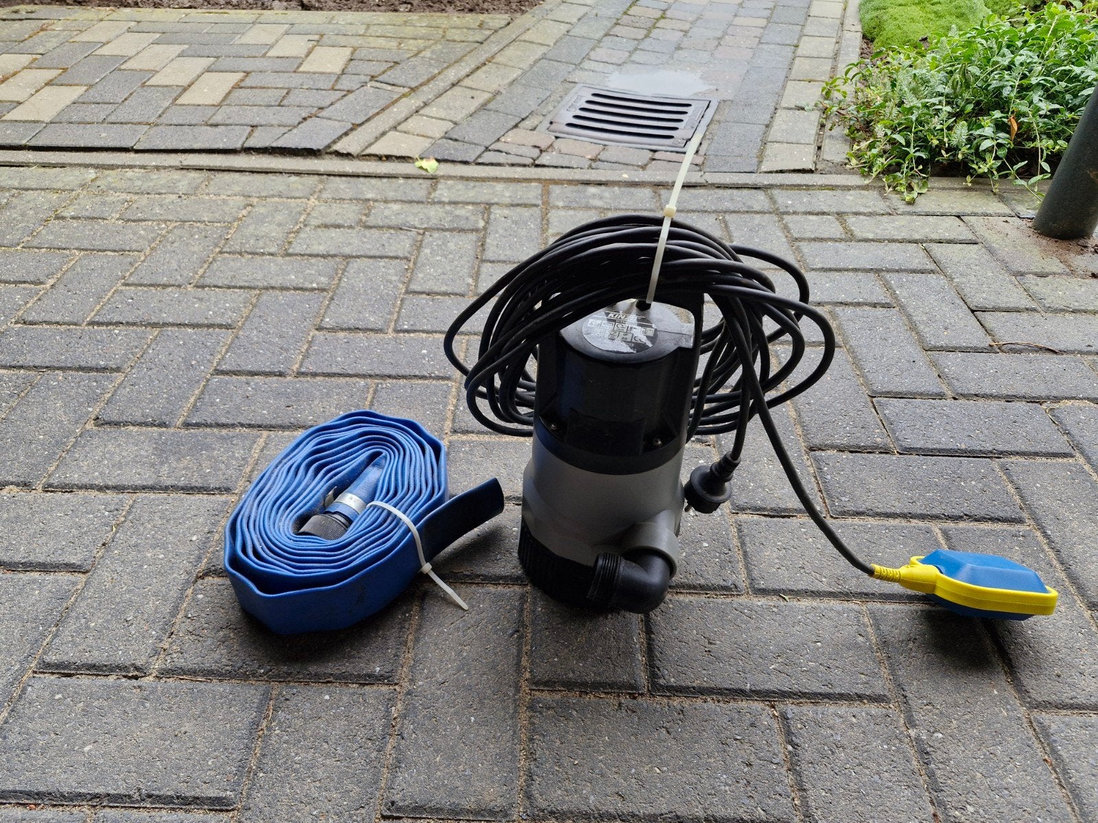 Kinzo Dompelpomp 400W - Ideaal voor waterafvoer, Ophalen