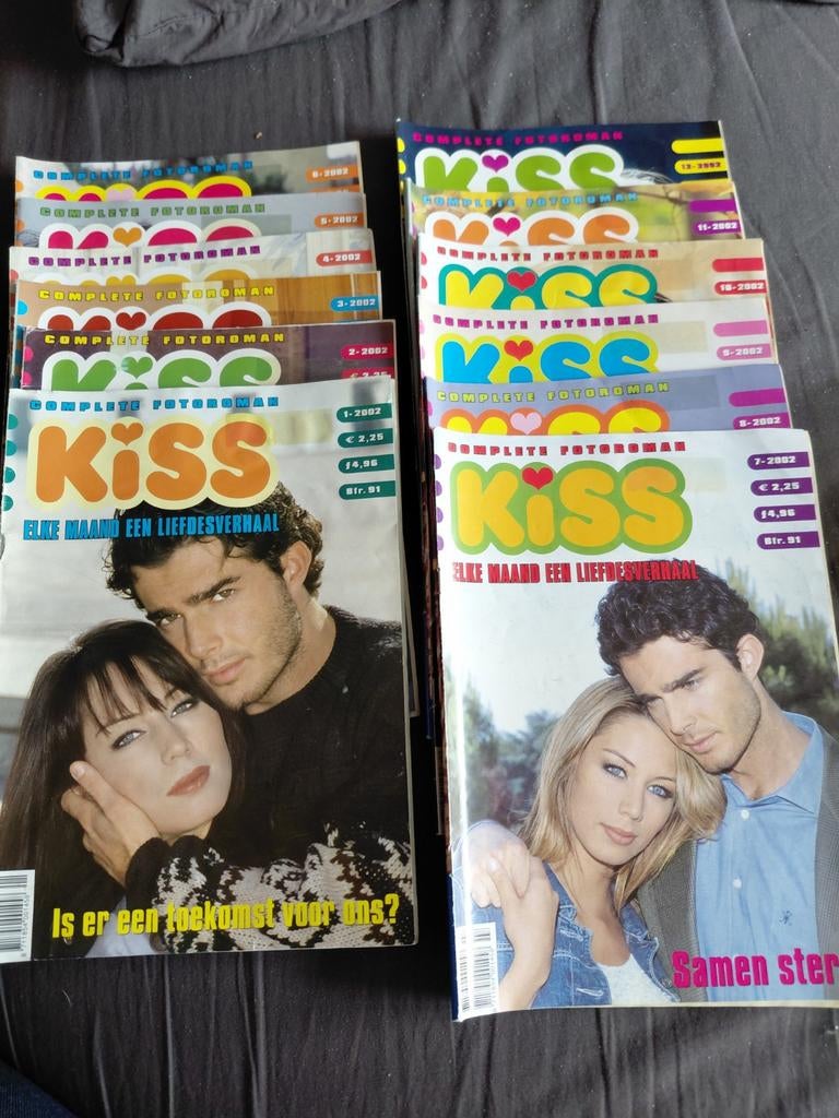 Kiss Fotostrips - Complete Fotostrips uit 2002, Ophalen of Verzenden, Gelezen, Damesbladen
