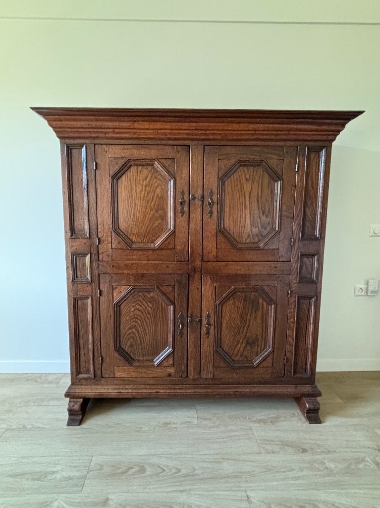 Antieke linnen/servies kast massief hout, Ophalen