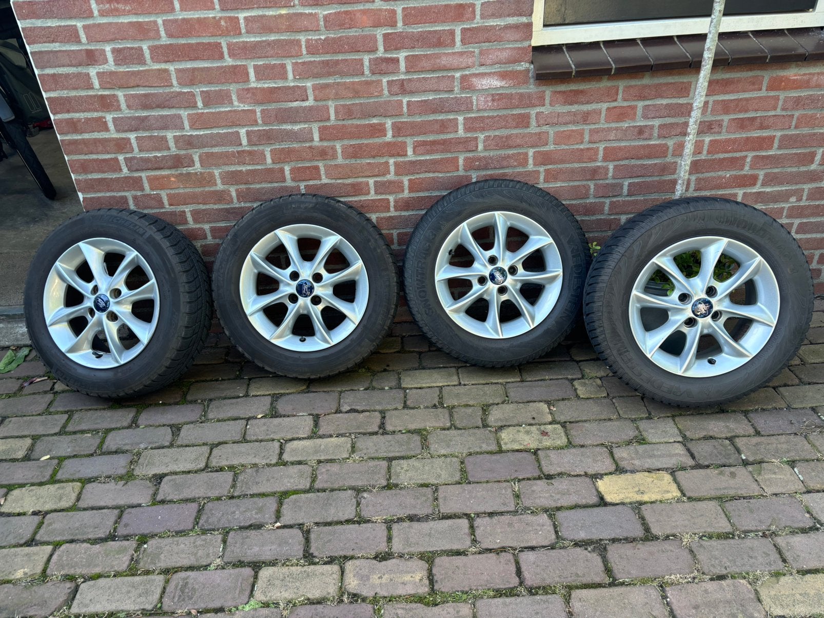 Setje LM velgen met goeie winterbanden Ford Ka, Auto-onderdelen, Ophalen, 14 inch, Gebruikt, Banden en Velgen