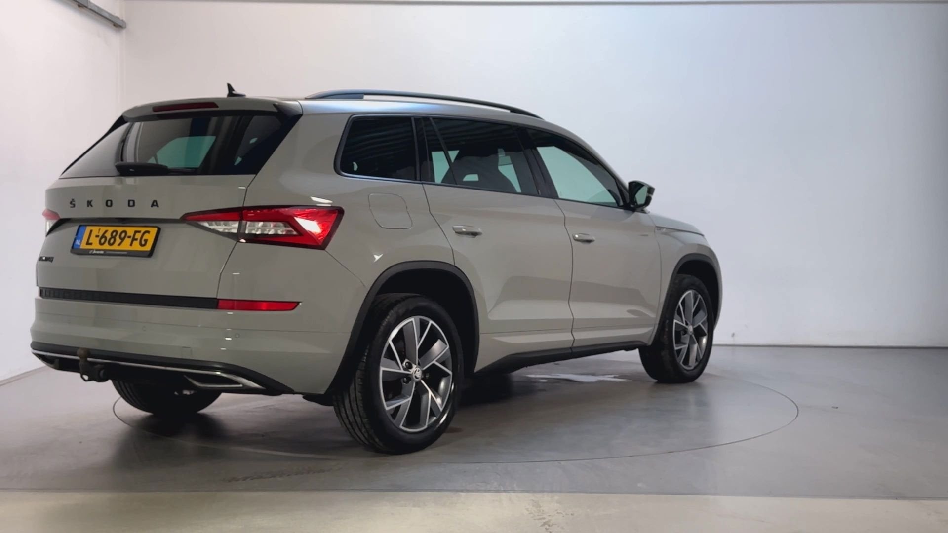 Skoda Kodiaq 1.5 TSI 150pk Sportline Business 7p. Virtual Co, Auto's, Skoda, Voorwielaandrijving, Dealer onderhouden, 4 cilinders