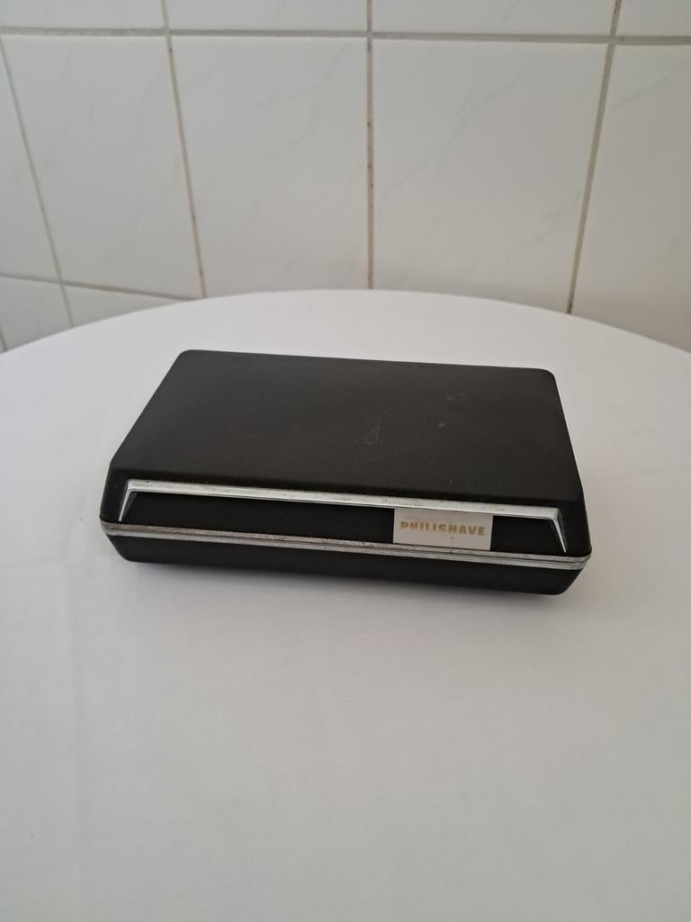 Retro scheerapparaat, Ophalen