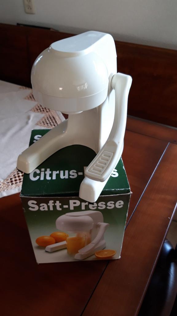 Handige citruspers - Saft-Presse, Witgoed en Apparatuur, Juicers, Zo goed als nieuw, Citruspers, Handmatig, Ophalen of Verzenden