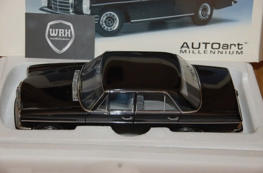 Mercedes Strich 8 220D black Autoart 76181 see info WRH, Hobby en Vrije tijd, Verzenden, Zo goed als nieuw, Auto, Autoart