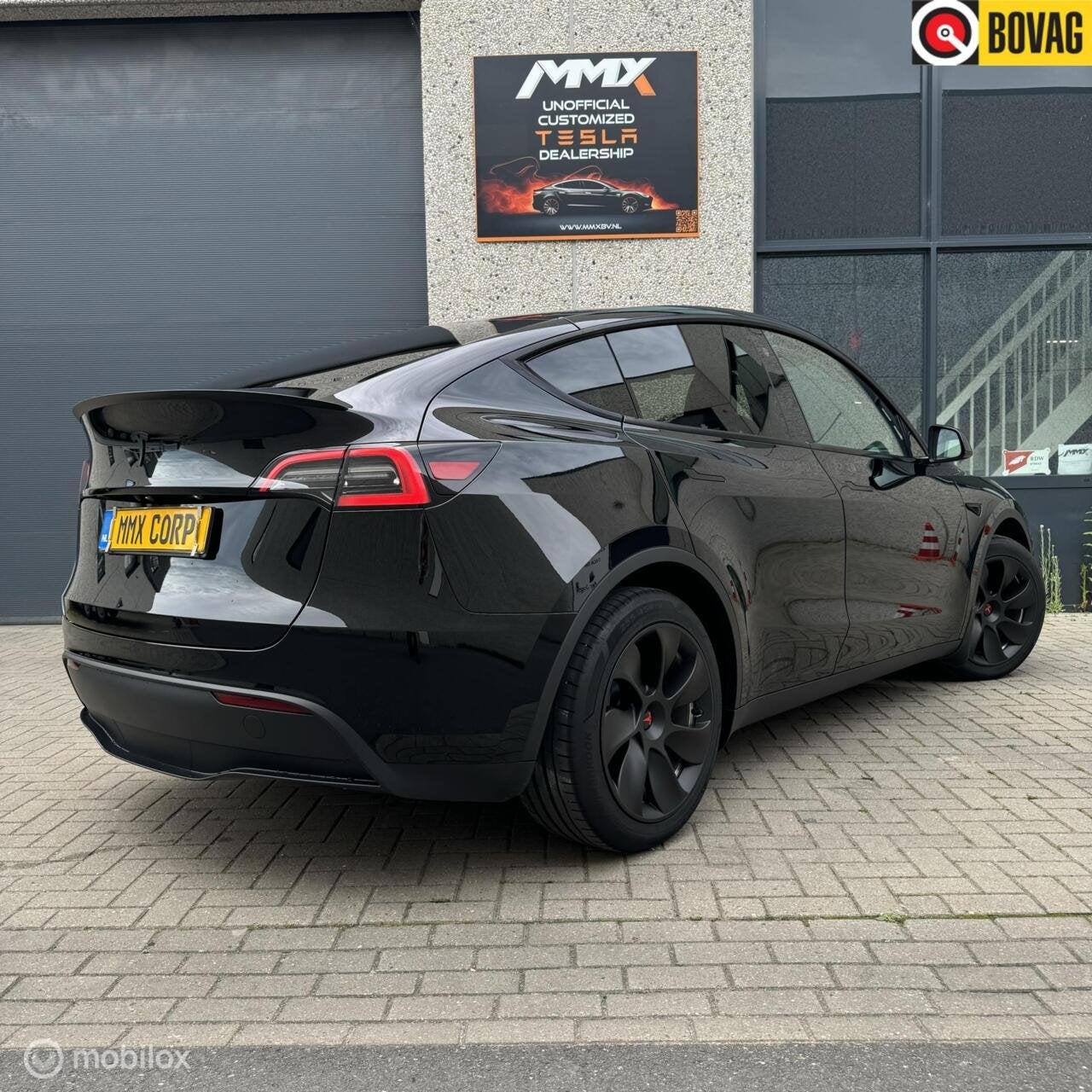 Tesla Model Y Long Range AWD + MMX PACK + IAP + TREKHAAK, Auto's, Tesla, Automaat, 389 pk, Gebruikt, Zwart