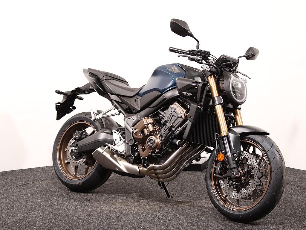 Honda CB 650 RC, Bedrijf, Naked bike
