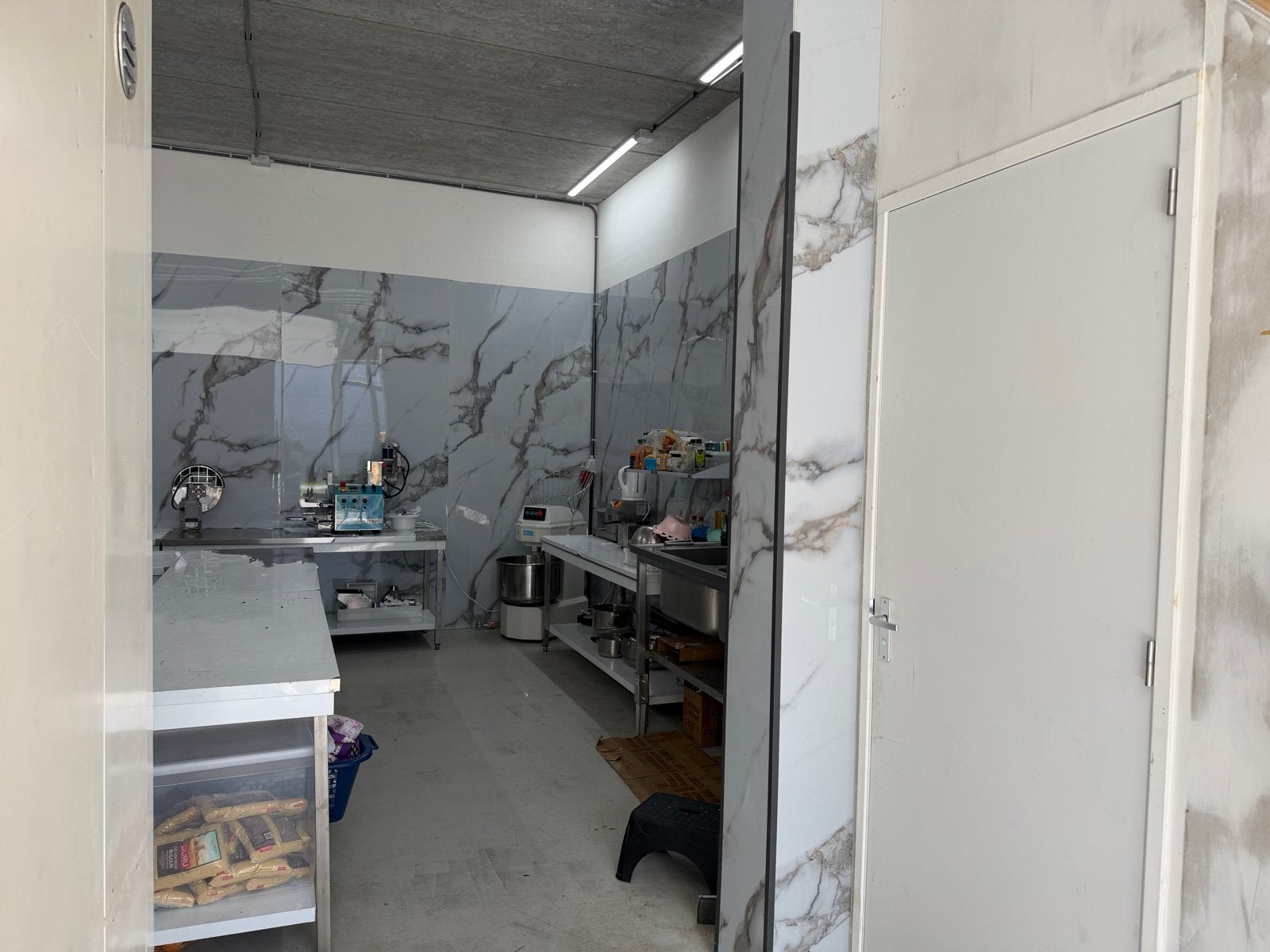 Foto 6 van Cateringlocatie Ter Overname – Instapklaar – Almere