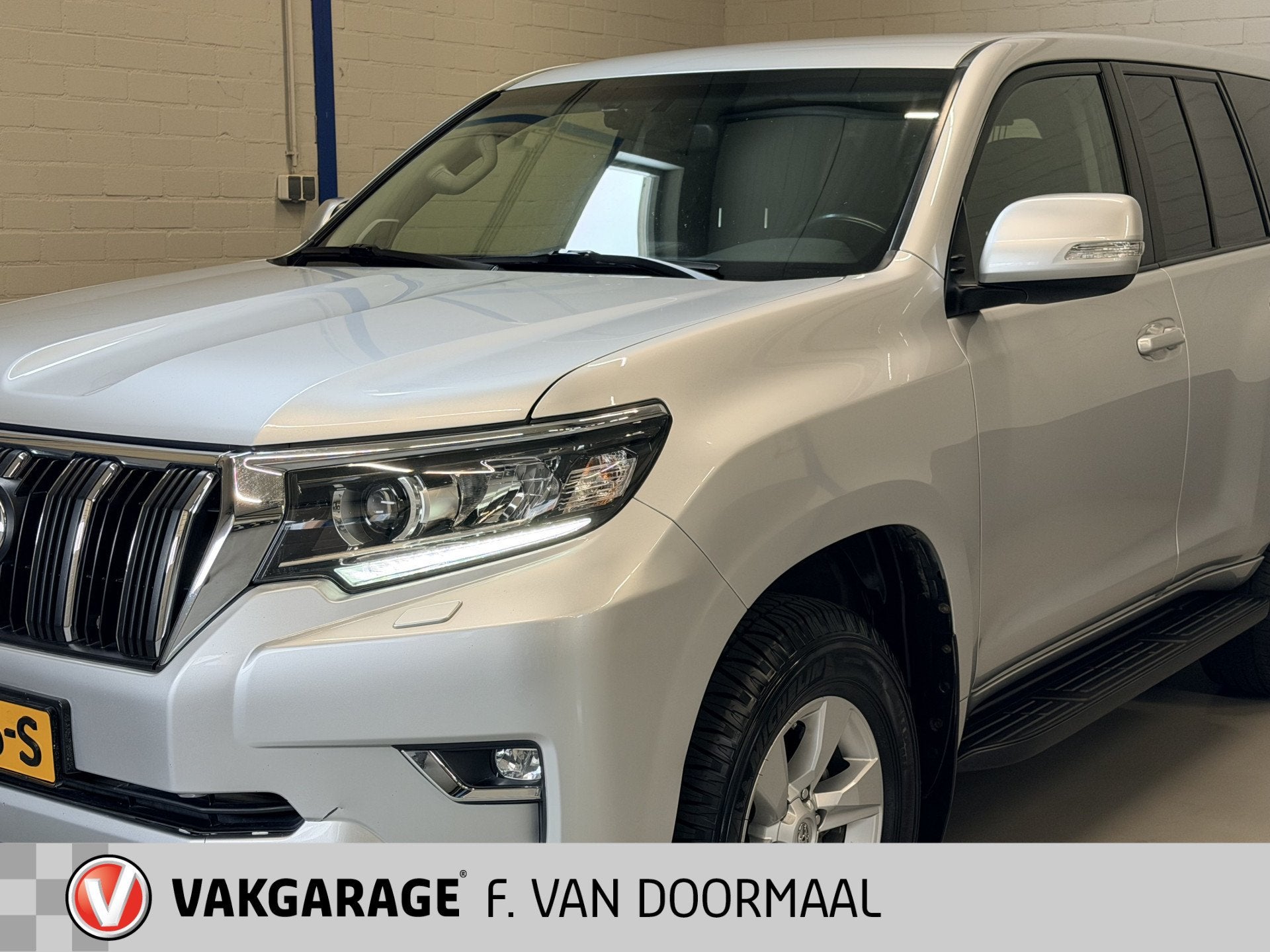 Toyota Land Cruiser 2.8 D-4D-F Challenger SRWV Automaat, Auto's, Gebruikt, Euro 6, 4 cilinders, Origineel Nederlands