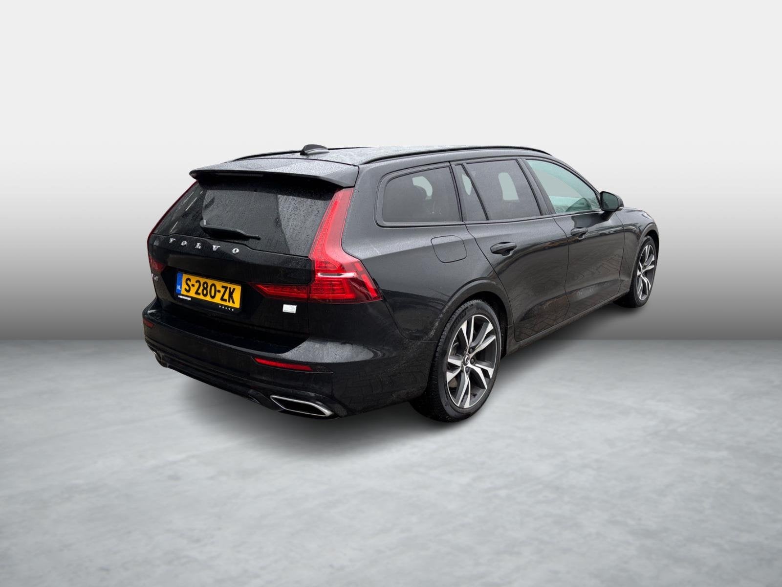 Volvo V60 2.0 T6 Recharge AWD R-Design Trekhaak, Leder, Stoe, Auto's, Gebruikt, 4 cilinders, Leder en Stof, Plug-in hybride