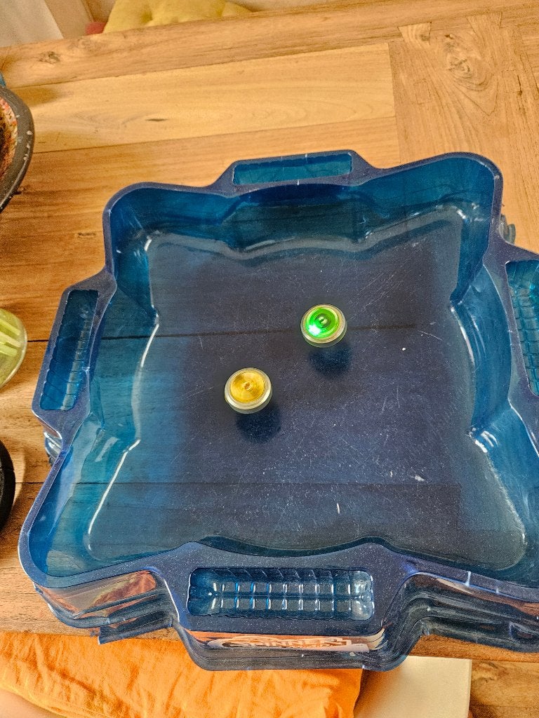 Spinner MAD Deluxe Battle Set - 2 blasters, 2 spinners, Verzamelen, Ophalen, Gebruikt