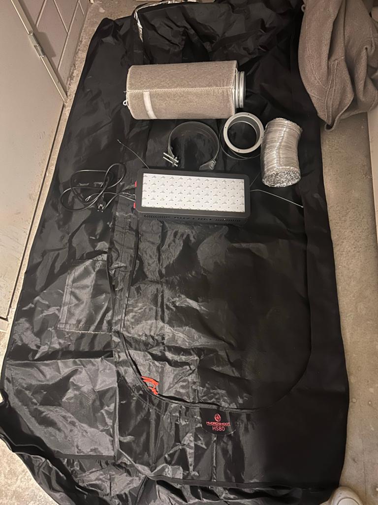 Complete Kweektent Set: Kweektent, Kweeklamp en Filter, Tuin en Terras, Kweekspullen, Zo goed als nieuw, Kweektent, Ophalen