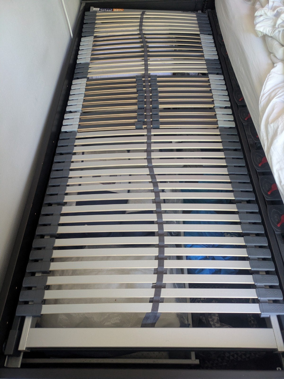 Elektrische lattenbodem 80x200 - Totaal Bed, Huis en Inrichting, Slaapkamer | Matrassen en Bedbodems, Ophalen, Gebruikt, Eenpersoons