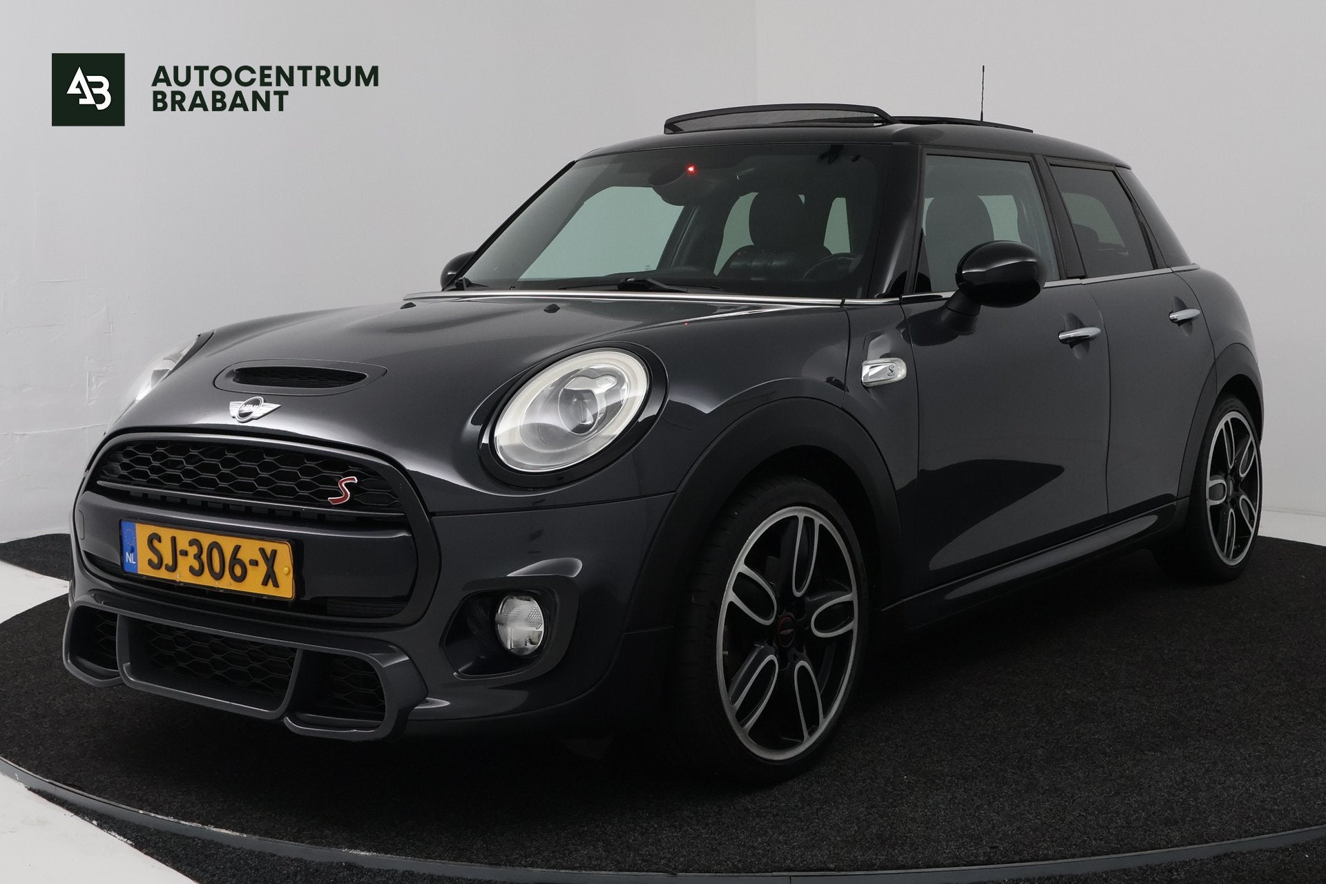 MINI 5-deurs 2.0 Cooper S Chili Serious Business JCW (PANORA, Auto's, 1998 cc, Gebruikt, Leder en Stof, Bedrijf