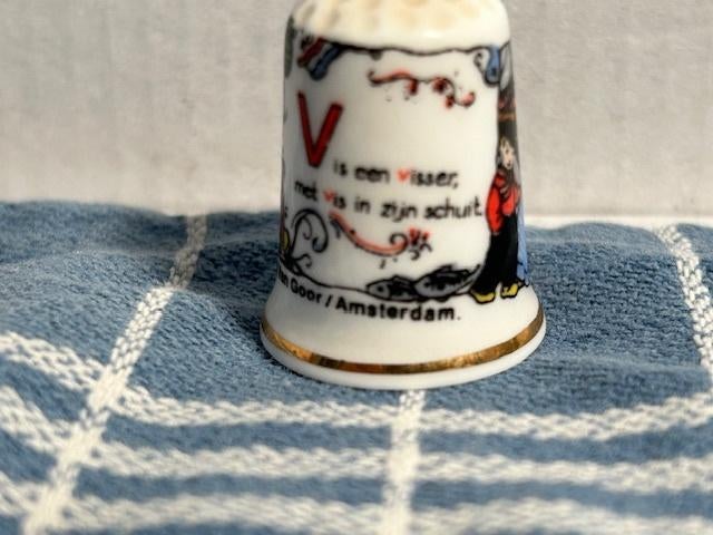 Vingerhoedjes, Ophalen of Verzenden, Zo goed als nieuw, Porselein