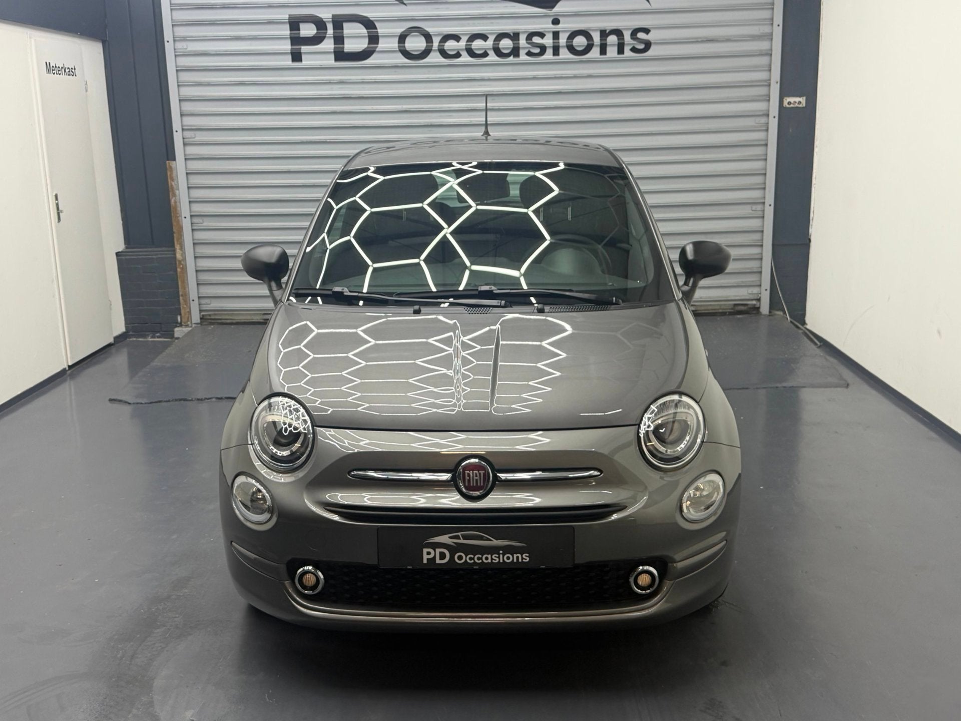 Fiat 500 1.0 Hybrid - Airco - Groot scherm - Parkeersensoren, Auto's, Fiat, Voorwielaandrijving, Stof, Gebruikt, Zwart