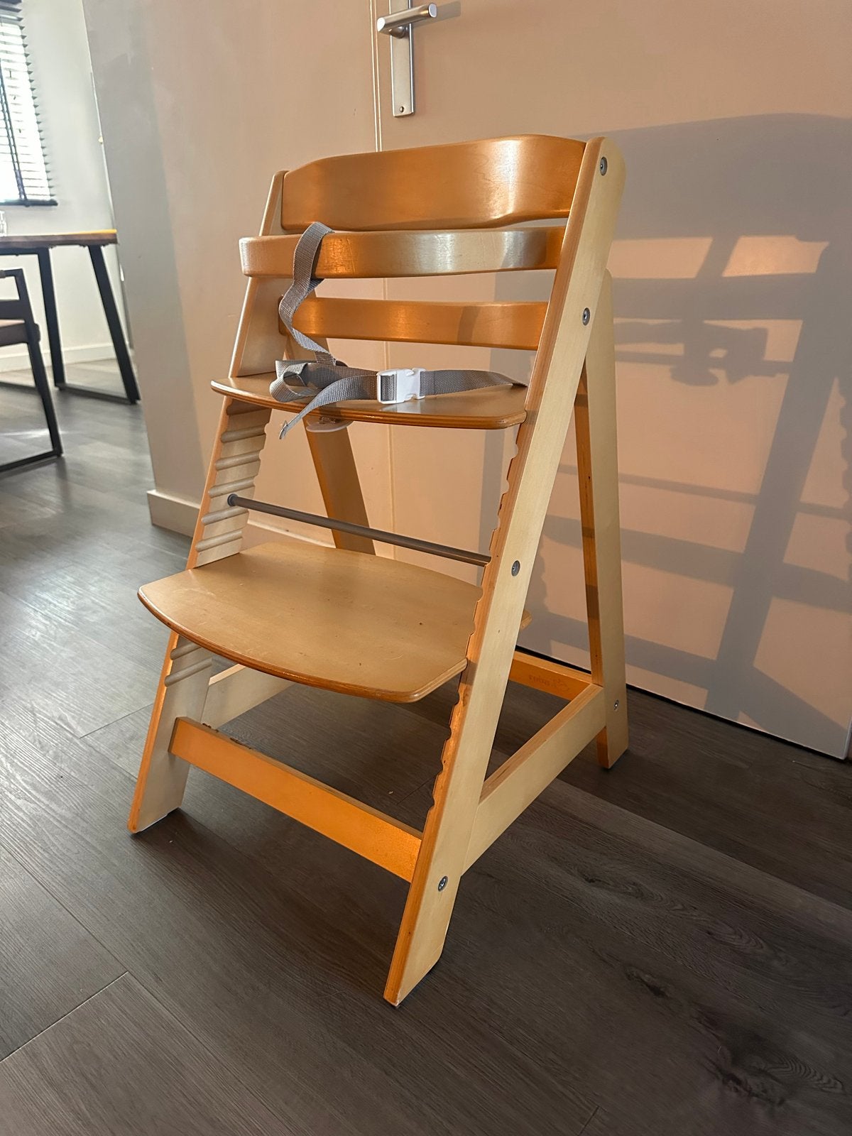 Roba houten meegroei kinderstoel met gordel, Kinderen en Baby's, Kinderstoelen, Ophalen of Verzenden, Zo goed als nieuw, Meegroeistoel