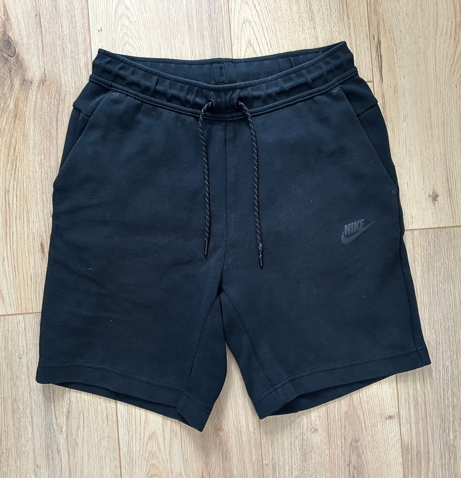 Als nieuw Nike Tech korte broek short zwart XS 176, Ophalen of Verzenden, Zo goed als nieuw, Jongen, Broek